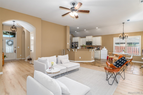 8860 PEMBERTON Park