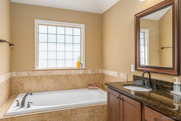 8860 PEMBERTON Park