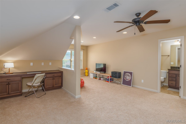 8860 PEMBERTON Park