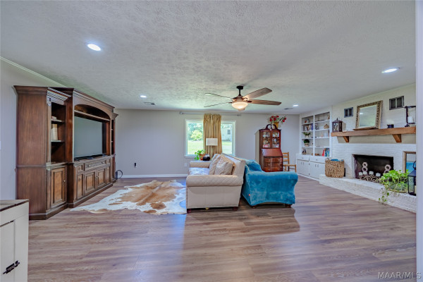 1536 County Rd 10 Road