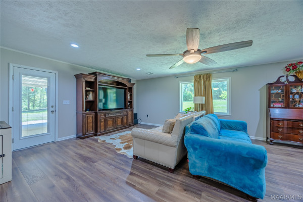 1536 County Rd 10 Road