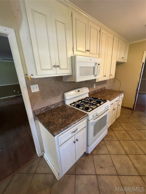 301 NAVAJO Drive