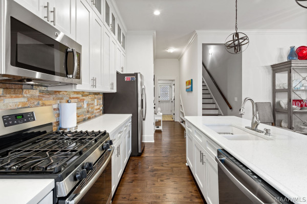 76 Double Oak Avenue