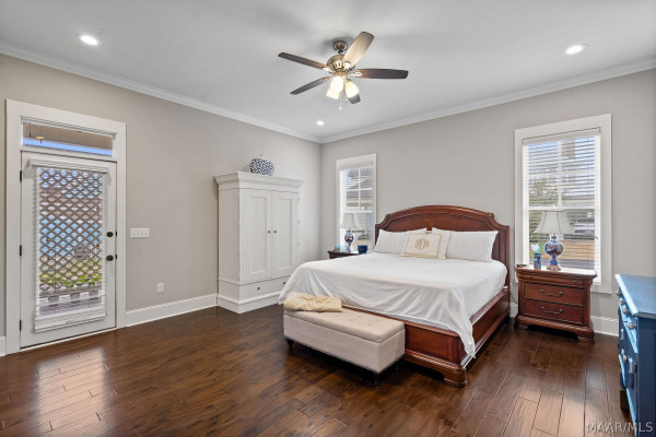 76 Double Oak Avenue