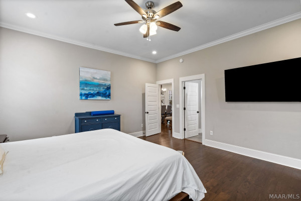 76 Double Oak Avenue