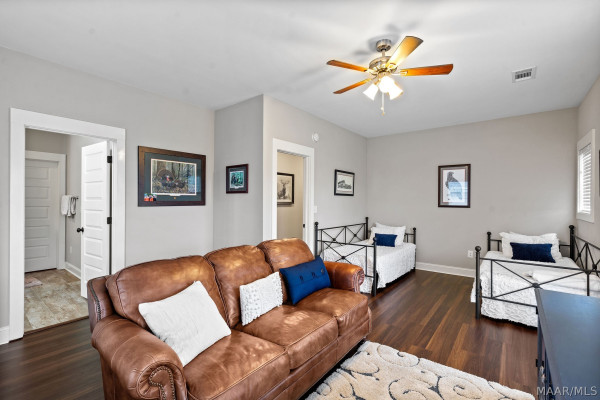 76 Double Oak Avenue