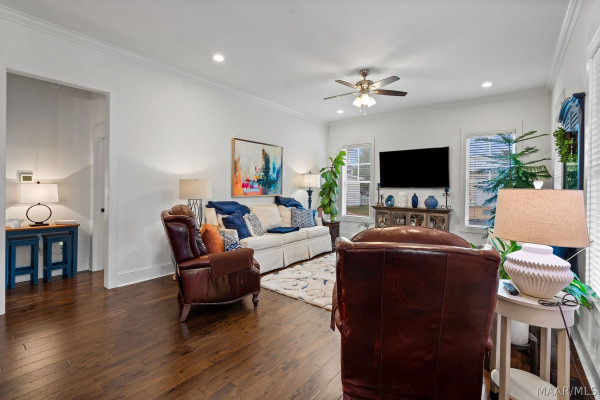 76 Double Oak Avenue