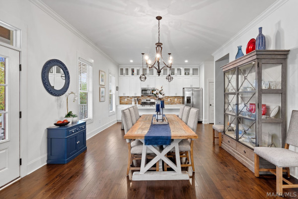 76 Double Oak Avenue