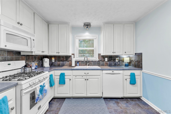 109 W Teri Court
