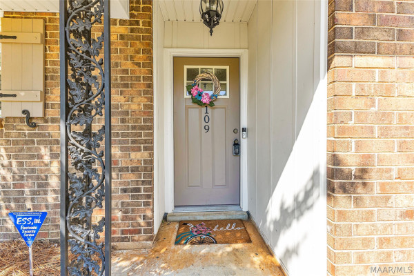 109 W Teri Court