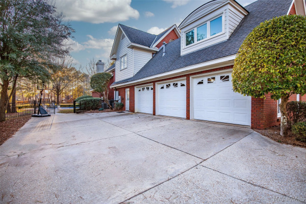 9841 Wynchase Circle