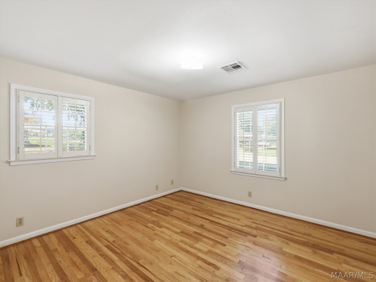 305 STERLING Drive