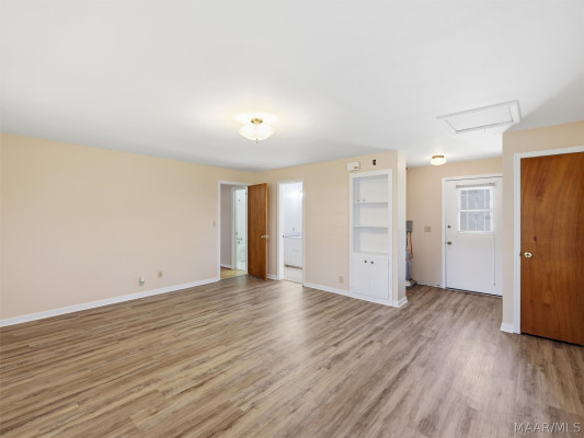 305 STERLING Drive