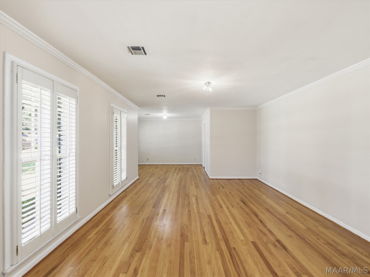 305 STERLING Drive