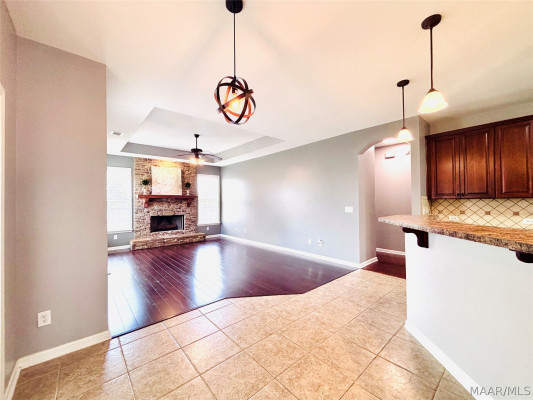 8220 GRAYSON Grove