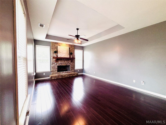 8220 GRAYSON Grove