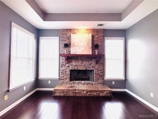 8220 GRAYSON Grove