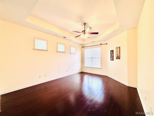 8220 GRAYSON Grove