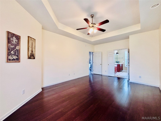 8220 GRAYSON Grove