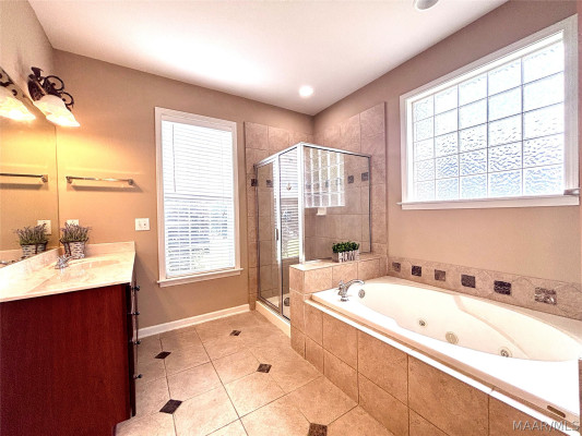 8220 GRAYSON Grove