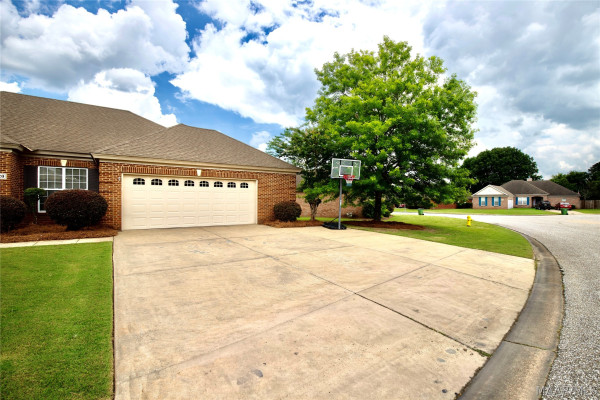 8220 GRAYSON Grove