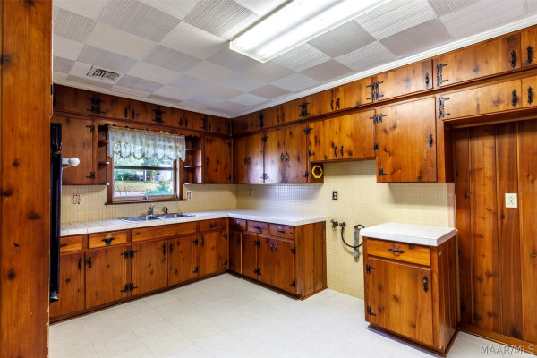 3787 Willow Lane Drive