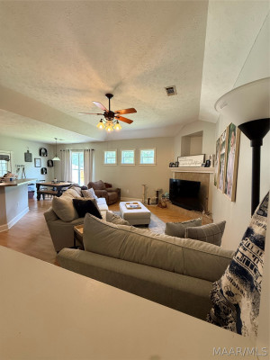 116 Oakleigh Drive