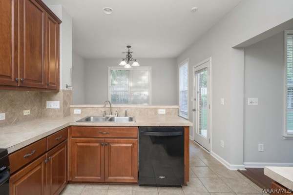 8263 Grayson Grove Drive