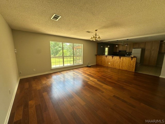 2622 Highway 82 . W