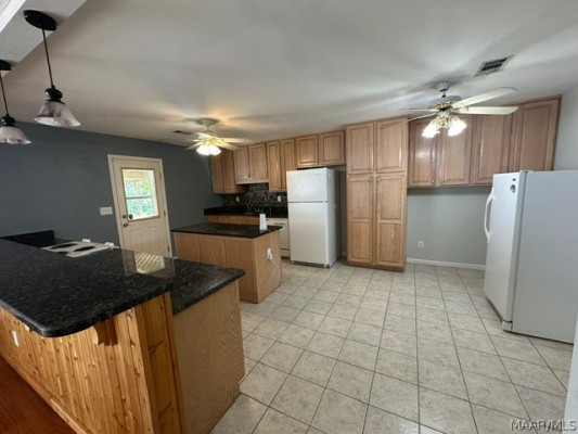 2622 Highway 82 . W
