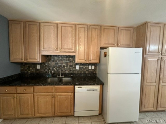 2622 Highway 82 . W