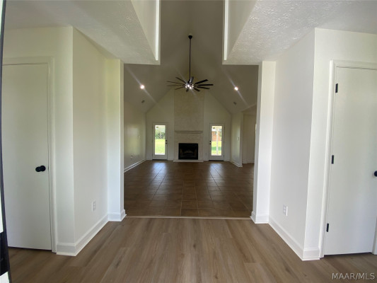 231 E COUNTY RD 68 . W