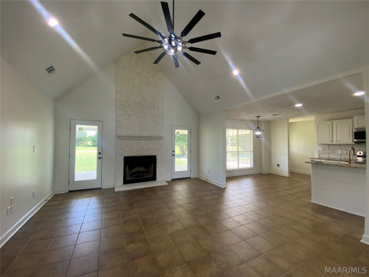 231 E COUNTY RD 68 . W