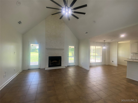231 E COUNTY RD 68 . W
