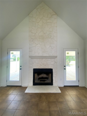 231 E COUNTY RD 68 . W
