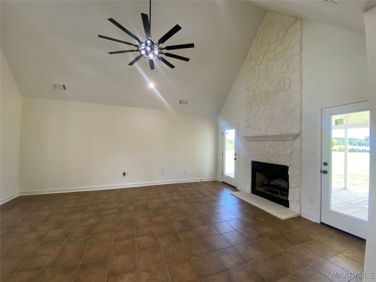 231 E COUNTY RD 68 . W