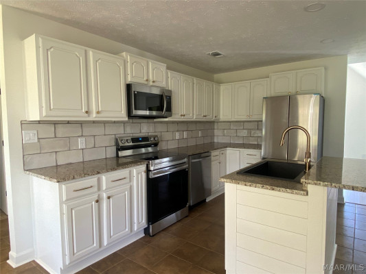 231 E COUNTY RD 68 . W