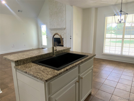 231 E COUNTY RD 68 . W