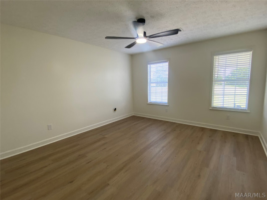 231 E COUNTY RD 68 . W