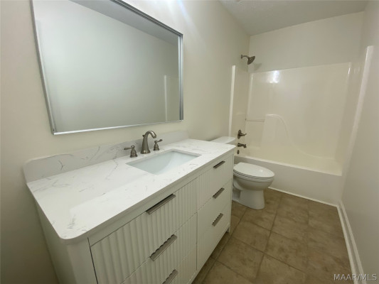 231 E COUNTY RD 68 . W
