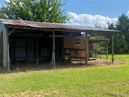 231 E COUNTY RD 68 . W