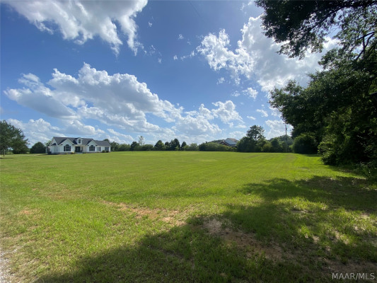 231 E COUNTY RD 68 . W