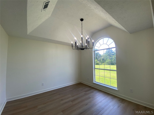 231 E COUNTY RD 68 . W