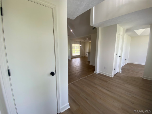 231 E COUNTY RD 68 . W
