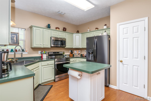 120 Grove Park Loop