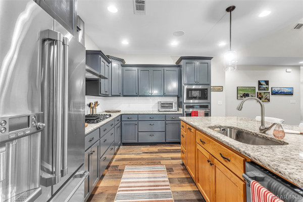 1328 Cherokee Trail