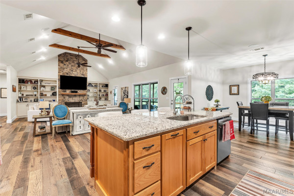 1328 Cherokee Trail