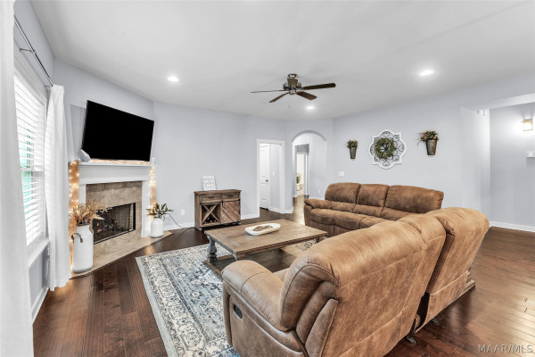 211 Hedgefield Drive