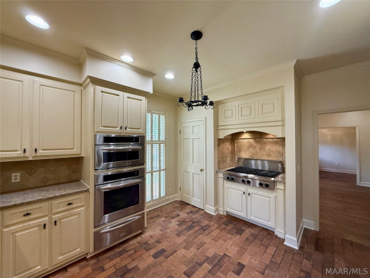 33 Creek Court