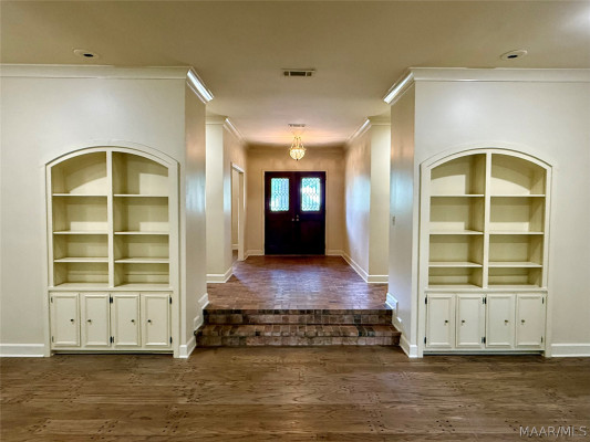 33 Creek Court